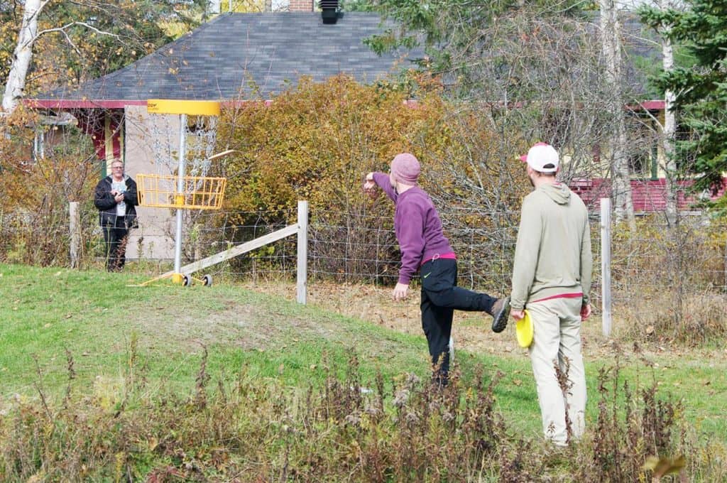 Vif succès pour le tournoi provincial de disc-golf à Nominingue