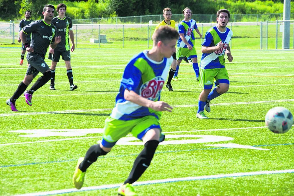 Le FC Mont-Laurier entame sa saison par une victoire