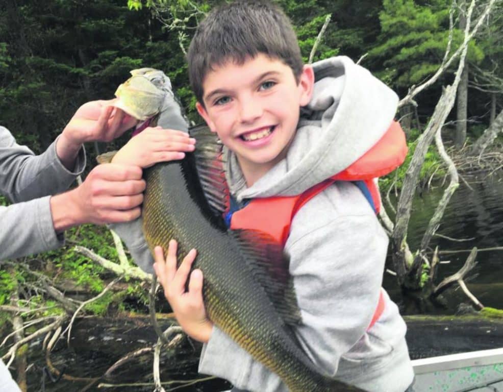 À 8 ans, il pêche un doré de 74 cm