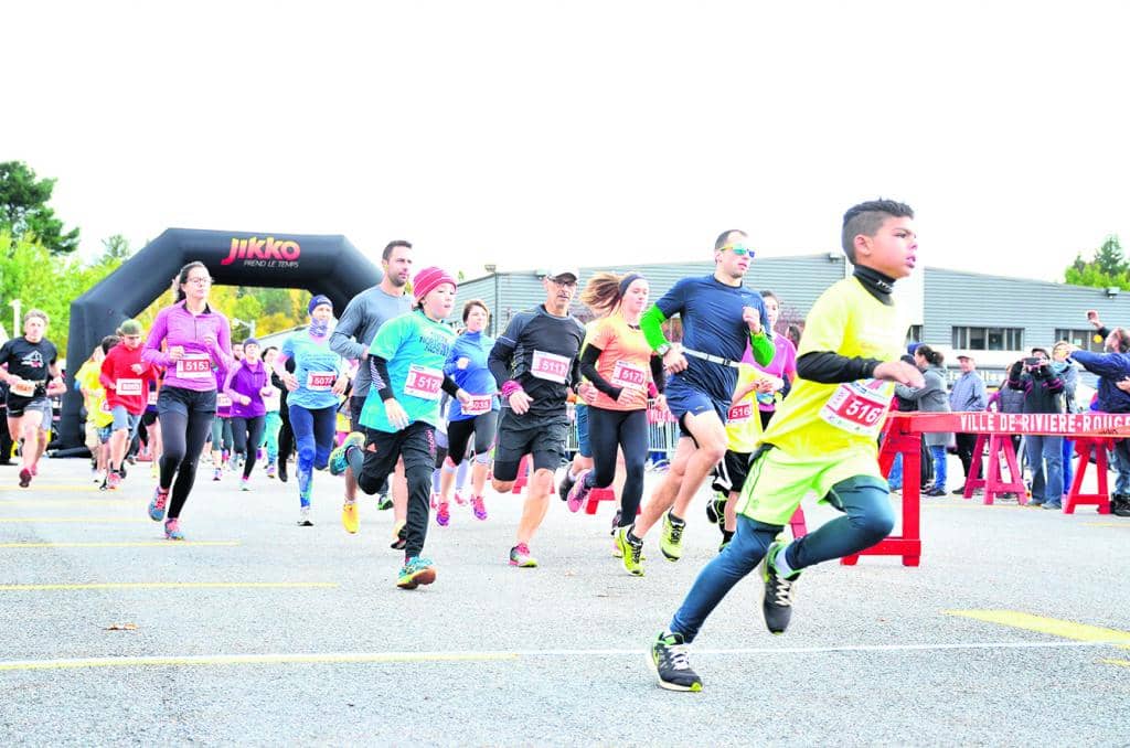 Des marathoniens convergent vers le marathon de la Rouge