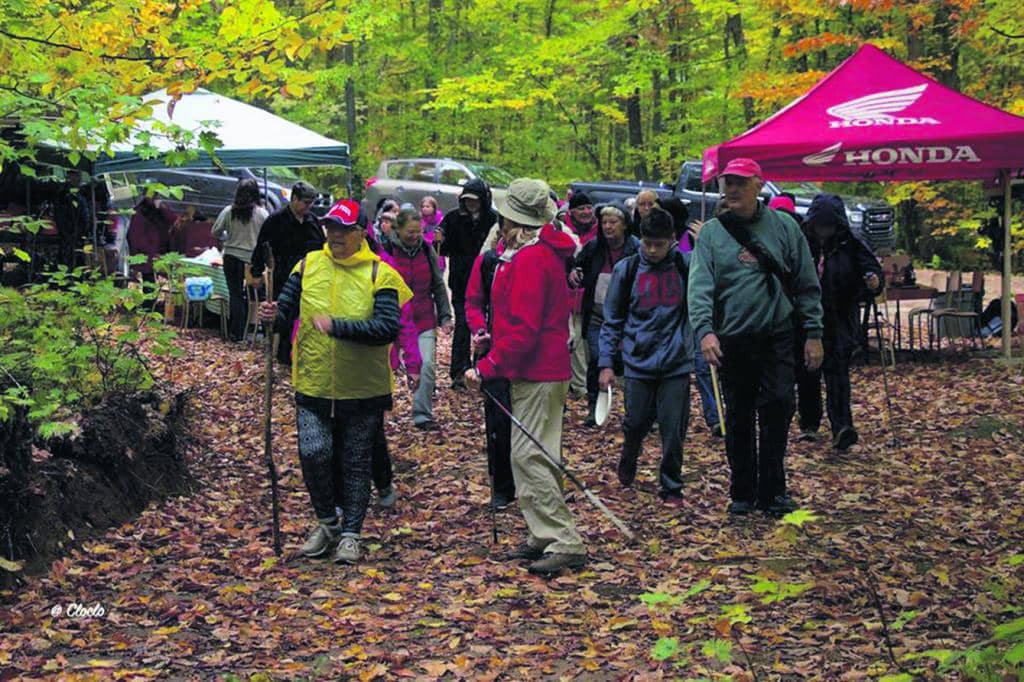 Les randonneurs se donnent rendez-vous au sommet du Mont-Limoges