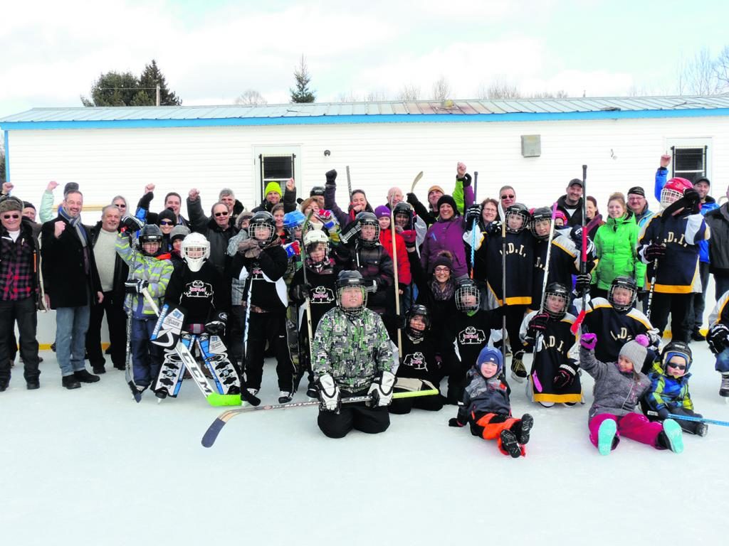 Lac-des-Îles inaugure sa nouvelle patinoire