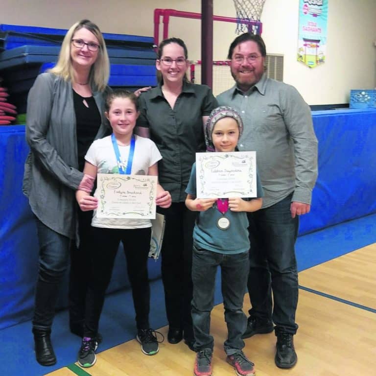 Deux élèves de l’école aux Quatre Vents remportent les 1er et 2e prix d’un concours canadien