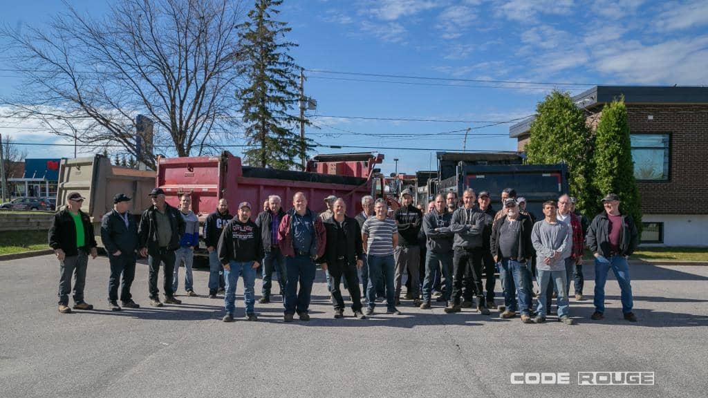 Manifestation de camionneurs devant les bureaux du MTQ