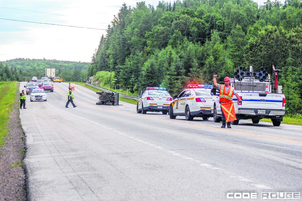 Mont-Laurier: une voiture heurte un VTT