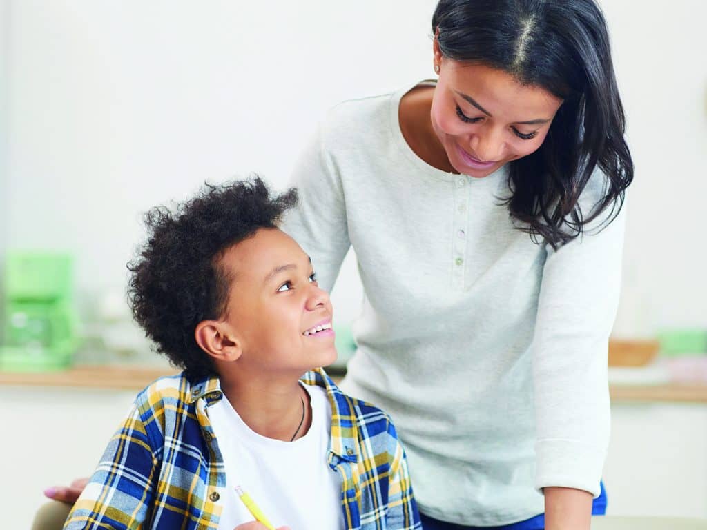 Dyslexie : comment aider votre enfant à la maison?