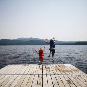 De nombreux quais ont été installés sur le lac Windigo disponibles en libre accès. (Photo L'info de la Lièvre -Marilou Séguin)