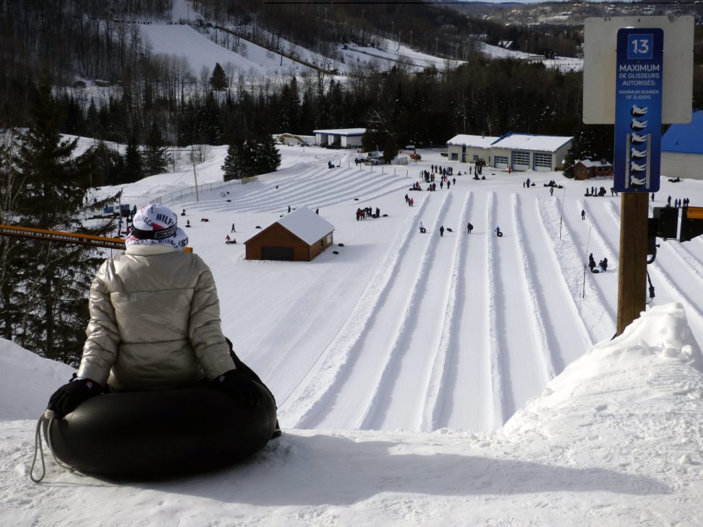 Le Domaine des Pays d’en Haut est le premier site de glissades sur neige à ouvrir au Québec!