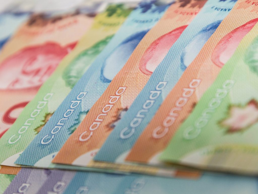 En plus de son budget 2023, la MRCAL a aussi adopté celui des territoires non organisés (TNO). Il augmente de 6,06 %. « Ces augmentations sont justifiées par l’accroissement des services rendus par la MRC en matière d’aménagement du territoire, d’administration et en sécurité civile. Le taux de la taxe foncière générale sera augmenté de 0,0122 $ par 100 $ d’évaluation, pour être amené à 0,43957 $ par 100 $ d’évaluation », stipule la MRCAL. (Photo Adobe Stock)