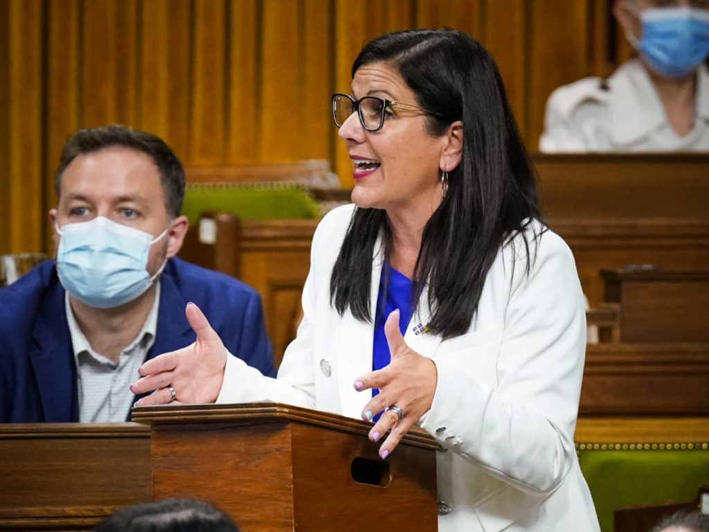 Assurance-emploi : la députée Gaudreau crie à l’incompétence du fédéral