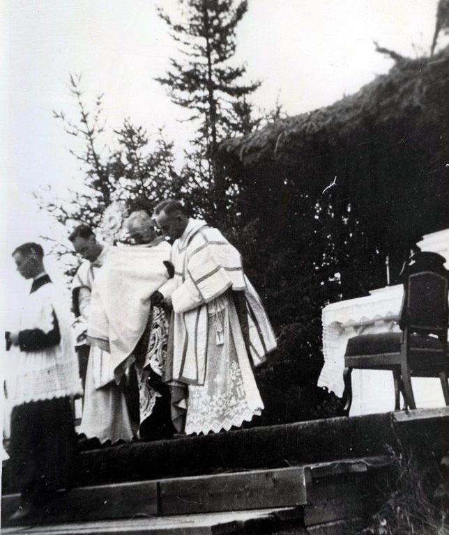 Le pèlerinage de Sainte-Anne-du-Lac 2/2