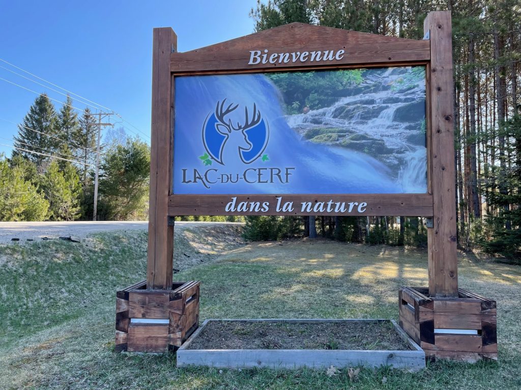 Le maire de Lac-du-Cerf explique que « L’année prochaine, notre rôle d’évolution va être revu. Ça va entrainer de gros changements au niveau des taux de taxation. Donc, on va devoir réajuster ça à la baisse l’année prochaine c’est certain. Cette année, on a tenté de faire un budget en conséquence pour ne pas étouffer les gens d’avantage ». (Photo L’info de la Lièvre - Simon Dominé)