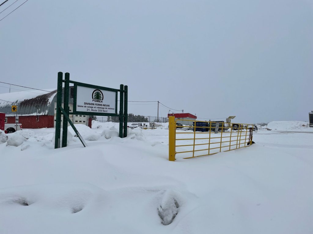 Est-ce une page qui se tourne pour la famille Cossette avec la vente annoncée de deux de ses usines des Hautes-Laurentides? « Pour l’instant, je ne peux pas me prononcer à ce niveau-là, on verra ce que l’avenir nous réserve », a répondu la vice-présidente de Forex Inc. (Photo L’info de la Lièvre – Simon Dominé)
