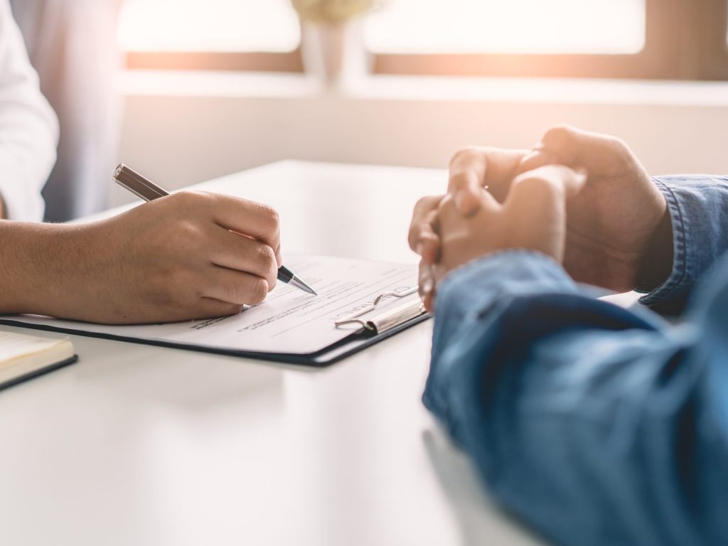 La Caisse Desjardins de la Rouge n’a pas l’intention de fermer son point de services à Nominingue, malgré l’inquiétude démontrée par l’Association de développement de Nominingue. (Photo Adobe Stock)