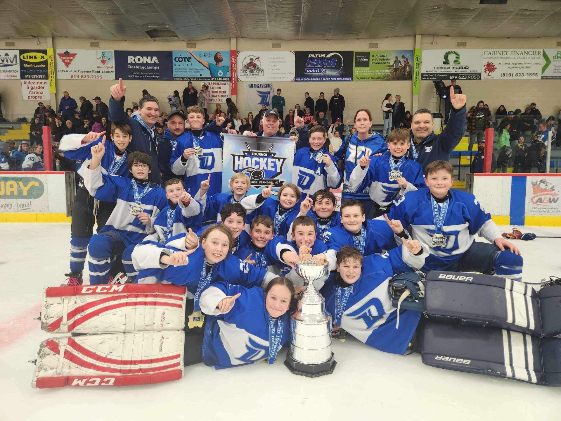 Les Draveurs M-15 B Champions Du Tournoi Provincial Mont-Laurier/Ferme ...